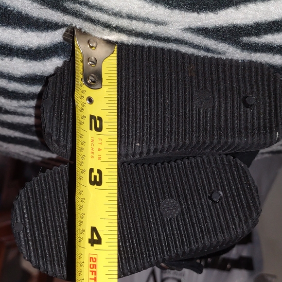 👣Shoe Box Trading Black Two Buckle Boot length measurement approx 5" long exte - Picture 12 of 12